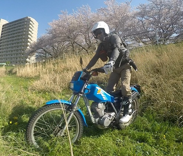tl125 スタンディング