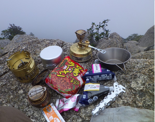 鎌ヶ岳山頂での昼食