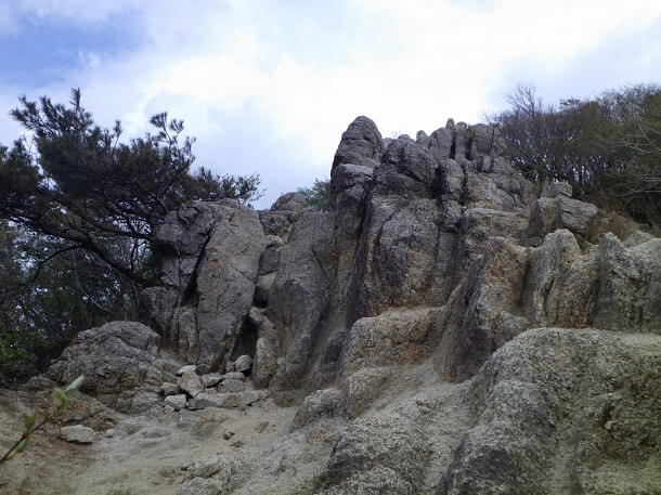 花崗岩の急登