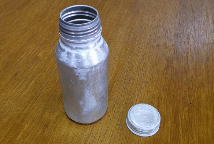 アルミ製空き缶をアルコール燃料ボトルとして使用