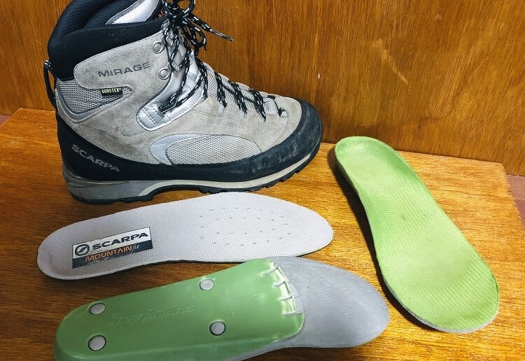 スカルパ登山靴のインソールをスーパーフィートに交換