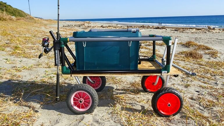 砂浜でも使用できる自作のキャリーワゴンはサーフの釣りで大活躍