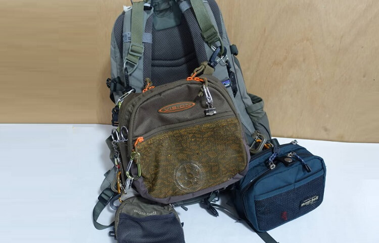釣り用チェストバッグはバックパックと組合わせて使うことができる