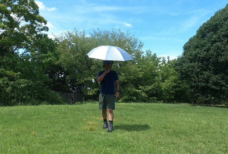 男性でも違和感なく使えるモンベルの日傘サンブロックアンブレラ